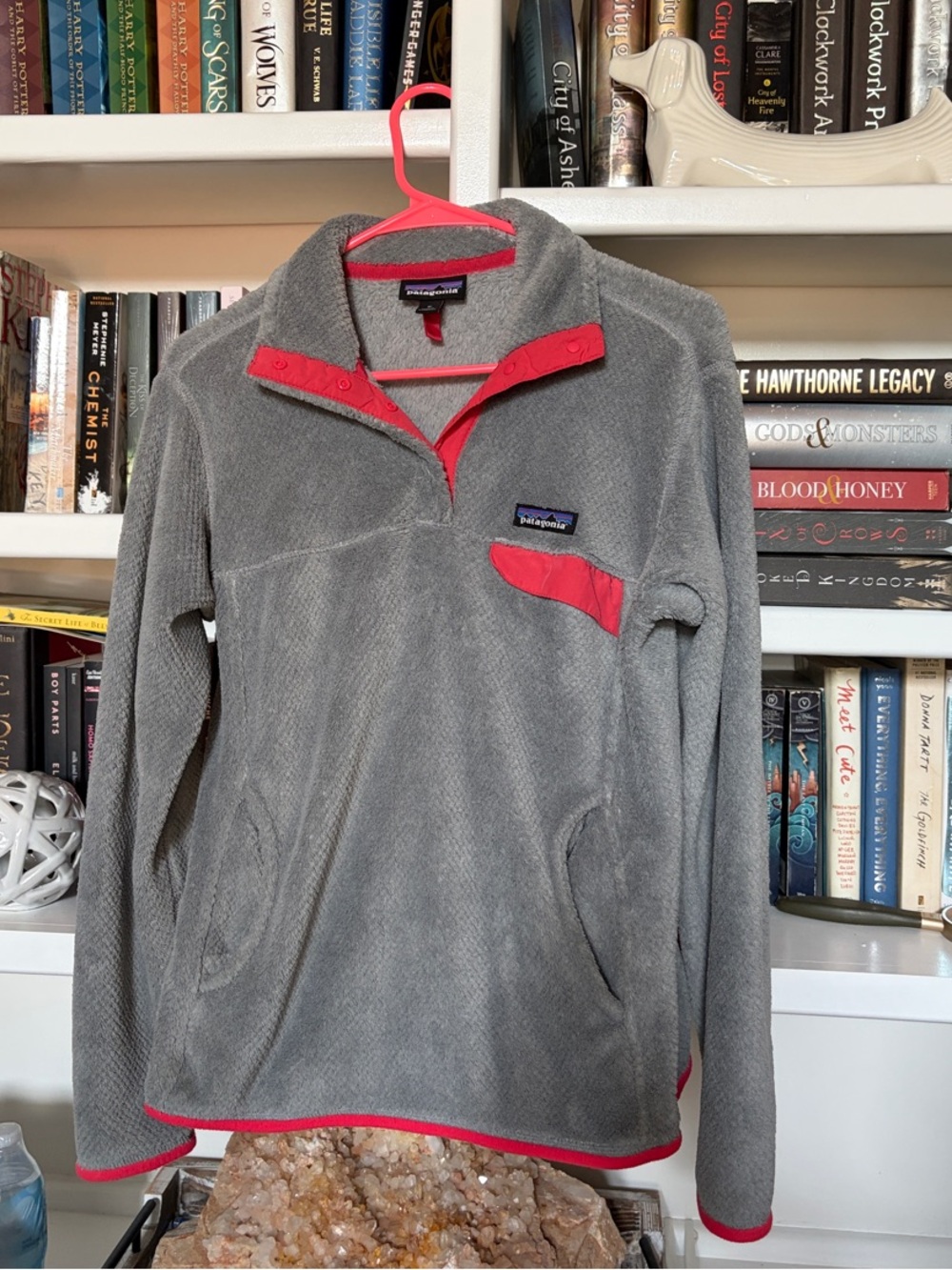 Patagonia Grey Fleece Pullover with Coral Accents Ladies Medium